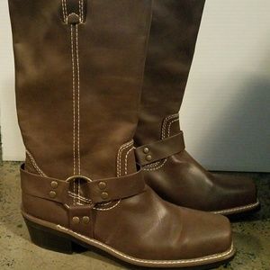 Rampage boots